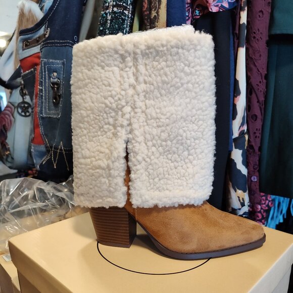 SODA BEIGE FAUX FUR BOOTIES WITH MICOFIBER SUEDE SHOE BOOTIE GIZMOS - Picture 1 of 7